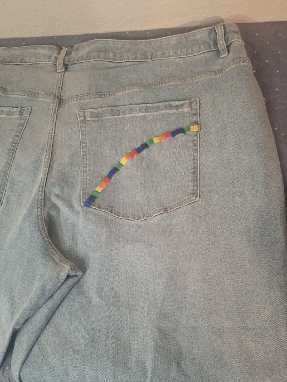Lane Bryant Capri Jeans with Rainbow Pocket Embroidery size 30/32 NWT - Picture 6 of 8